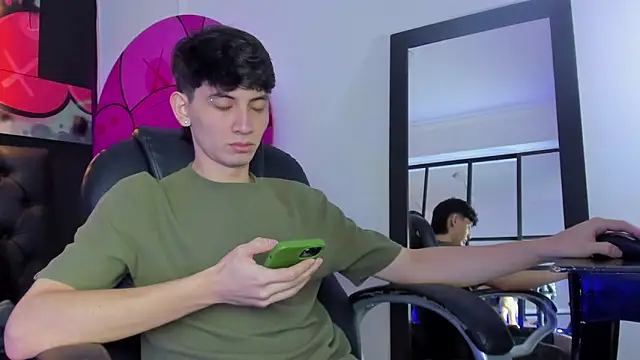 Santi delacruz online show from February 19, 2025, 2:12 pm