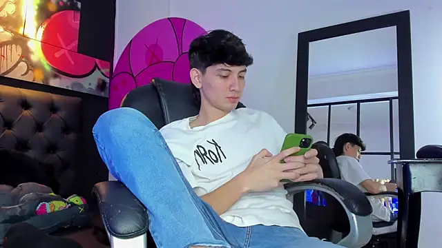 Santi delacruz online show from February 28, 2025, 3:37 pm