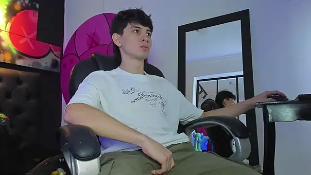 Santi delacruz online show from March 5, 2025, 2:45 pm