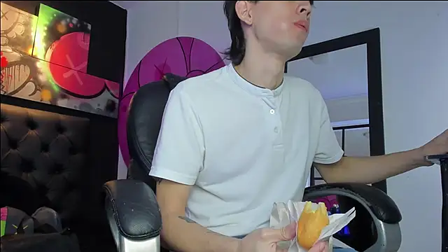 Santi delacruz online show from March 11, 2025, 3:23 pm