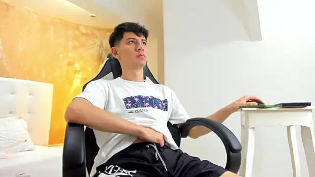 Santi delacruz online show from March 22, 2025, 4:04 pm