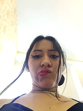 Snapshot of LuciaTomson chatting on November 17, 2025, 1:50 pm LuciaTomson online show from November 17, 2025, 1:50 pm