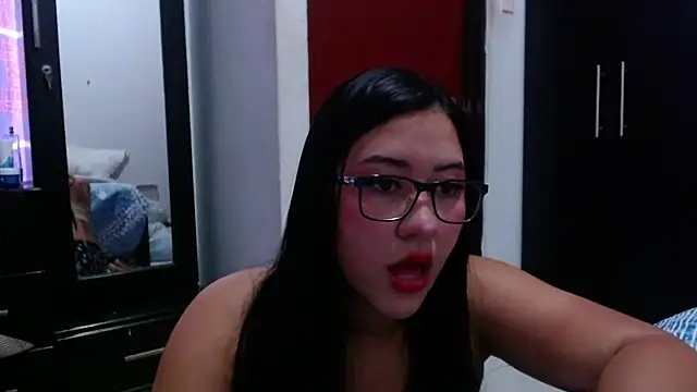 LuciaTomson online show from May 14, 2026, 7:42 pm