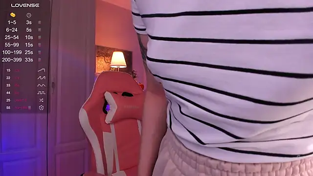 FreyaRaya online show from December 18, 2024, 11:45 am