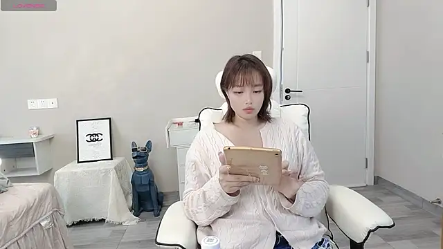 Snapshot of Cothy_Ti chatting on November 7, 2025, 4:23 am Cothy Ti online show from November 7, 2025, 4:23 am