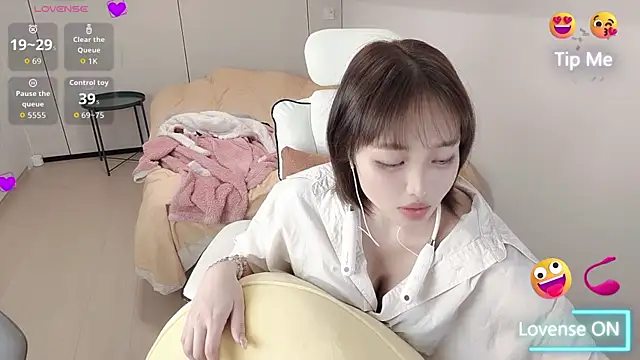 Snapshot of Cothy_Ti chatting on January 11, 2026, 11:15 am Cothy Ti online show from January 11, 2026, 11:15 am