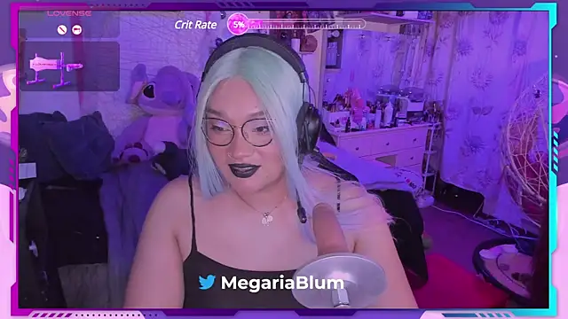 Snapshot of MegariaB chatting on December 17, 2024, 4:12 am MegariaB online show from December 17, 2024, 4:12 am