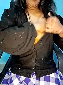 Snapshot of Dayna-36 chatting on March 9, 2025, 4:11 pm Dayna-36 online show from March 9, 2025, 4:11 pm