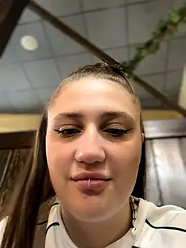 Snapshot of JessiMur chatting on September 18, 2025, 7:43 am JessiMur online show from September 18, 2025, 7:43 am