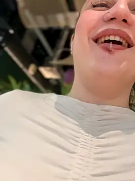 Snapshot of JessiMur chatting on September 25, 2025, 4:05 am JessiMur online show from September 25, 2025, 4:05 am