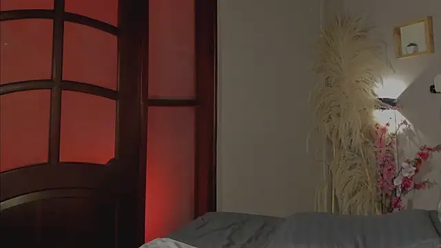 nayah   online show from February 14, 2025, 11:09 pm