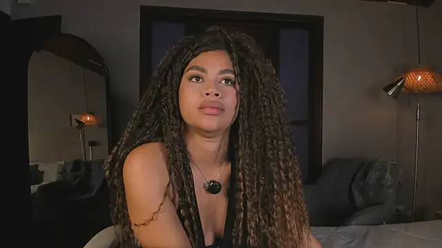 nayah   online show from February 4, 2026, 7:53 pm