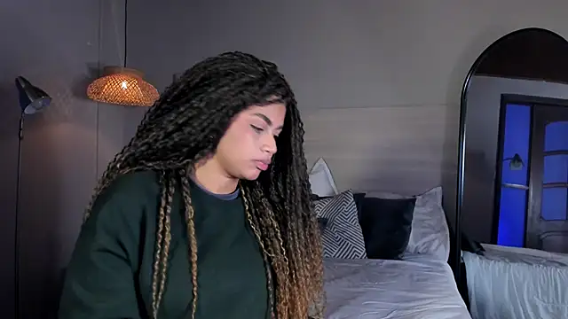 nayah   online show from March 25, 2026, 8:15 pm