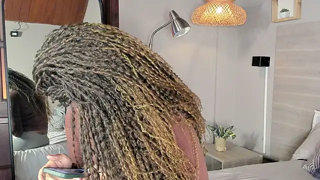 nayah   online show from March 31, 2026, 8:09 pm