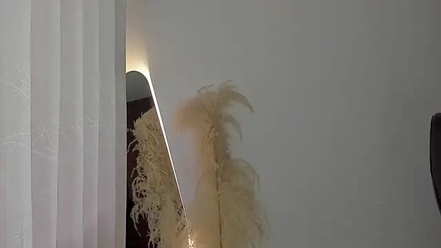 samy jonnes  online show from March 13, 2025, 11:05 pm