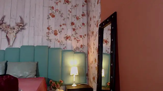 Snapshot of Alison_Simmons chatting on December 13, 2024, 12:06 pm Alison Simmons online show from December 13, 2024, 12:06 pm