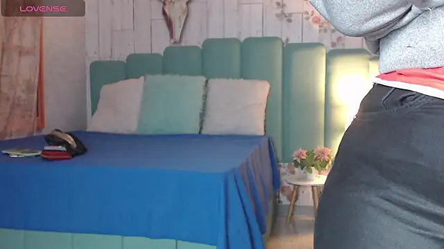 Snapshot of Alison_Simmons chatting on February 3, 2025, 11:20 am Alison Simmons online show from February 3, 2025, 11:20 am