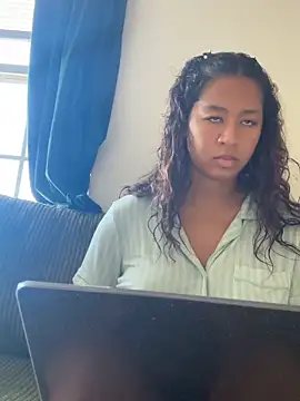 Snapshot of VanessaBling chatting on November 8, 2025, 4:18 pm VanessaBling online show from November 8, 2025, 4:18 pm