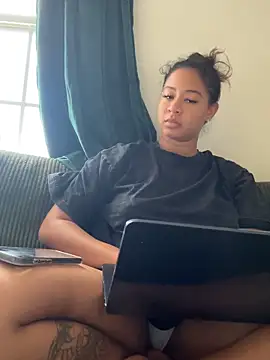 Snapshot of VanessaBling chatting on December 18, 2025, 4:02 pm VanessaBling online show from December 18, 2025, 4:02 pm