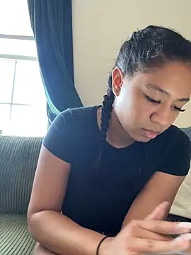 Snapshot of VanessaBling chatting on February 5, 2026, 4:22 pm VanessaBling online show from February 5, 2026, 4:22 pm