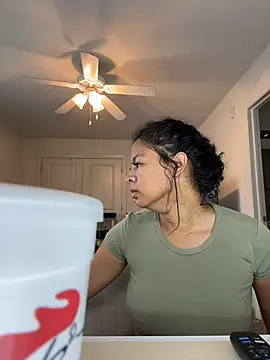 Snapshot of VanessaBling chatting on February 14, 2026, 4:04 pm VanessaBling online show from February 14, 2026, 4:04 pm