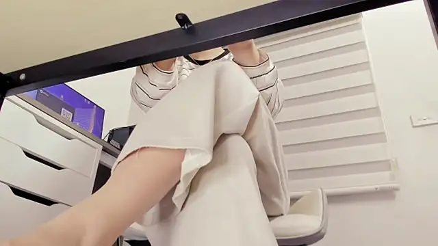 Snapshot of Alisa_Hotfeeling chatting on December 22, 2025, 10:07 pm Alisa Hotfeeling online show from December 22, 2025, 10:07 pm