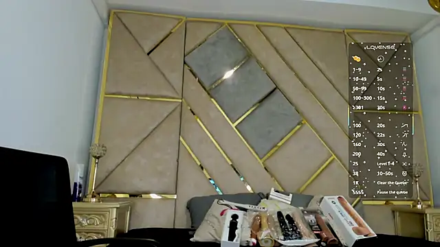 AmberAdams  online show from September 9, 2025, 12:59 pm