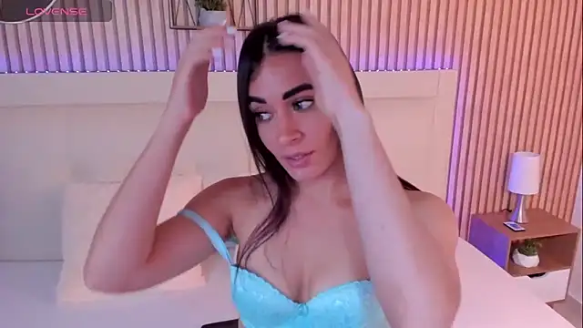 Emma Sophia2 online show from November 3, 2025, 9:38 pm