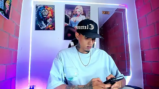 Snapshot of Liam_lee chatting on March 10, 2026, 11:54 pm Liam lee online show from March 10, 2026, 11:54 pm