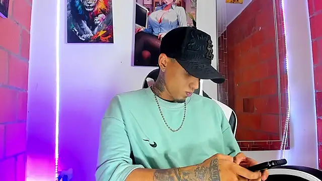Snapshot of Liam_lee chatting on March 21, 2026, 11:08 pm Liam lee online show from March 21, 2026, 11:08 pm