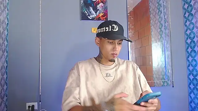 Snapshot of Liam_lee chatting on May 18, 2026, 8:58 pm Liam lee online show from May 18, 2026, 8:58 pm