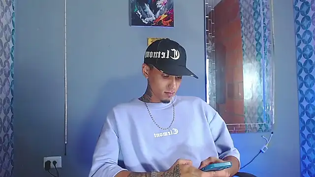 Snapshot of Liam_lee chatting on May 20, 2026, 12:28 am Liam lee online show from May 20, 2026, 12:28 am