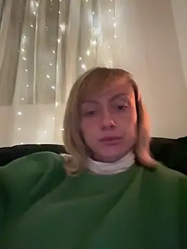 haileyhope  online show from February 15, 2026, 7:32 pm