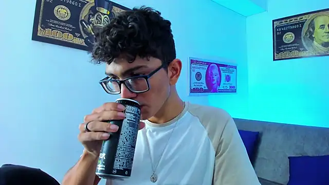 TylerWhite  online show from February 2, 2025, 2:59 am