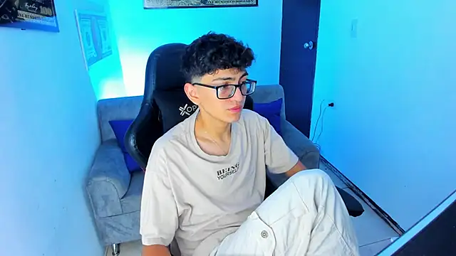 TylerWhite  online show from February 18, 2025, 2:59 am