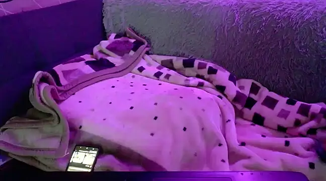 Snapshot of pinnklinkk chatting on February 12, 2025, 10:35 am pinnklinkk online show from February 12, 2025, 10:35 am