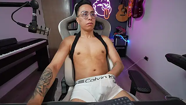 granxarma960 online show from February 3, 2025, 4:46 am