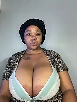 Snapshot of Mandy-101 chatting on October 29, 2025, 5:20 am Mandy-101 online show from October 29, 2025, 5:20 am