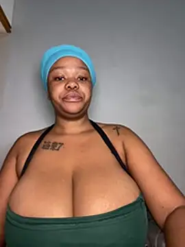 Snapshot of Mandy-101 chatting on February 15, 2026, 10:25 am Mandy-101 online show from February 15, 2026, 10:25 am