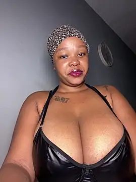 Snapshot of Mandy-101 chatting on February 27, 2026, 5:18 am Mandy-101 online show from February 27, 2026, 5:18 am