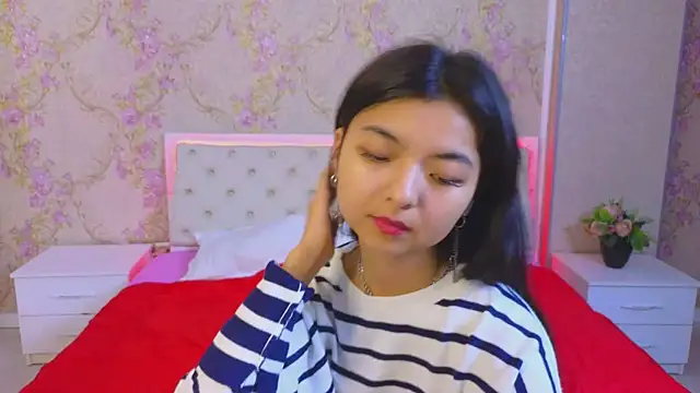 Snapshot of Shy_Kira chatting on January 27, 2025, 3:28 pm Shy Kira online show from January 27, 2025, 3:28 pm