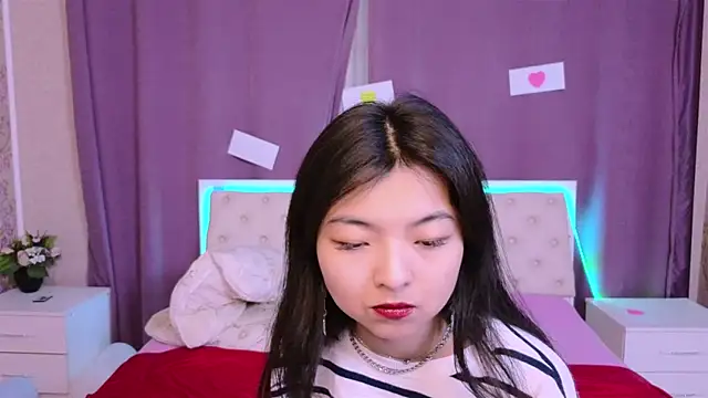 Snapshot of Shy_Kira chatting on February 16, 2025, 12:10 pm Shy Kira online show from February 16, 2025, 12:10 pm