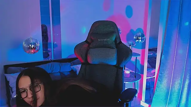 LanaBaker online show from September 19, 2025, 3:08 am