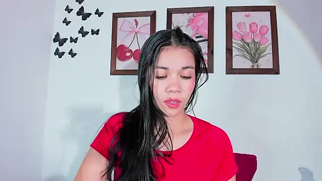 Snapshot of Emiily_Parkerr chatting on June 17, 2026, 8:10 pm Emiily Parkerr online show from June 17, 2026, 8:10 pm