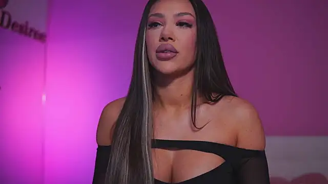 Snapshot of NatyDesiree chatting on March 18, 2025, 5:09 am NatyDesiree online show from March 18, 2025, 5:09 am