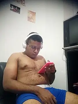 Snapshot of SaucyAffair0 chatting on April 19, 2026, 6:21 pm SaucyAffair0 online show from April 19, 2026, 6:21 pm