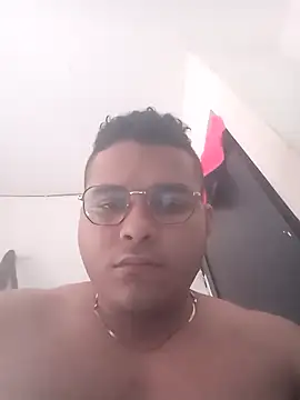 Snapshot of SaucyAffair0 chatting on June 2, 2026, 2:19 pm SaucyAffair0 online show from June 2, 2026, 2:19 pm