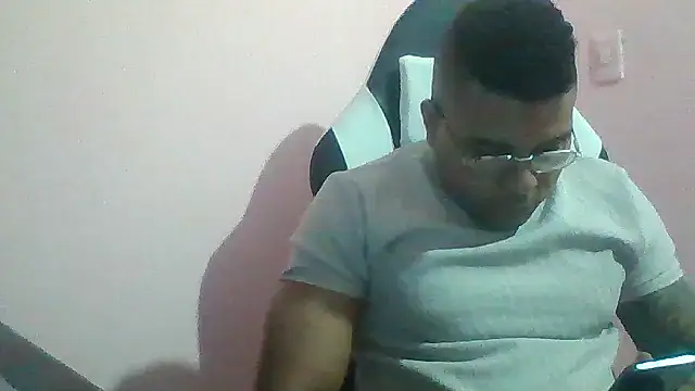 Snapshot of SaucyAffair0 chatting on July 5, 2026, 2:07 am SaucyAffair0 online show from July 5, 2026, 2:07 am