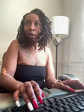 LeyaHoneybuns online show from February 18, 2025, 6:58 pm