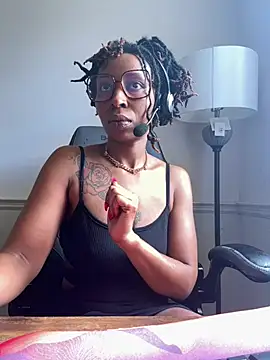 LeyaHoneybuns online show from March 17, 2025, 4:01 pm